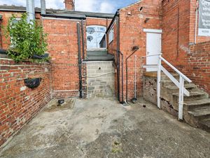 Rear Yard & Entrance- click for photo gallery